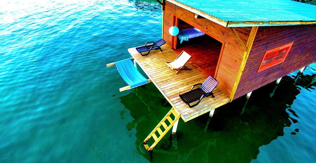 The Sea Monkey Hotel Bocas del Toro Exterior photo