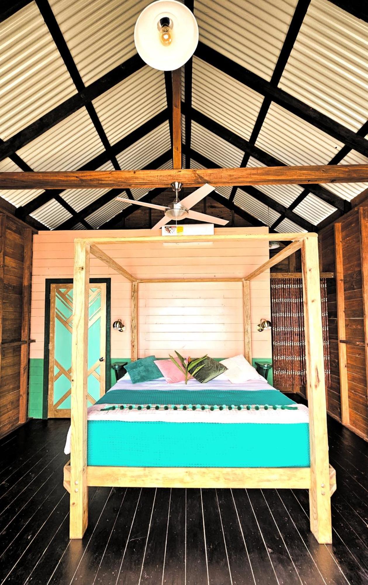 The Sea Monkey Hotel Bocas del Toro Exterior photo