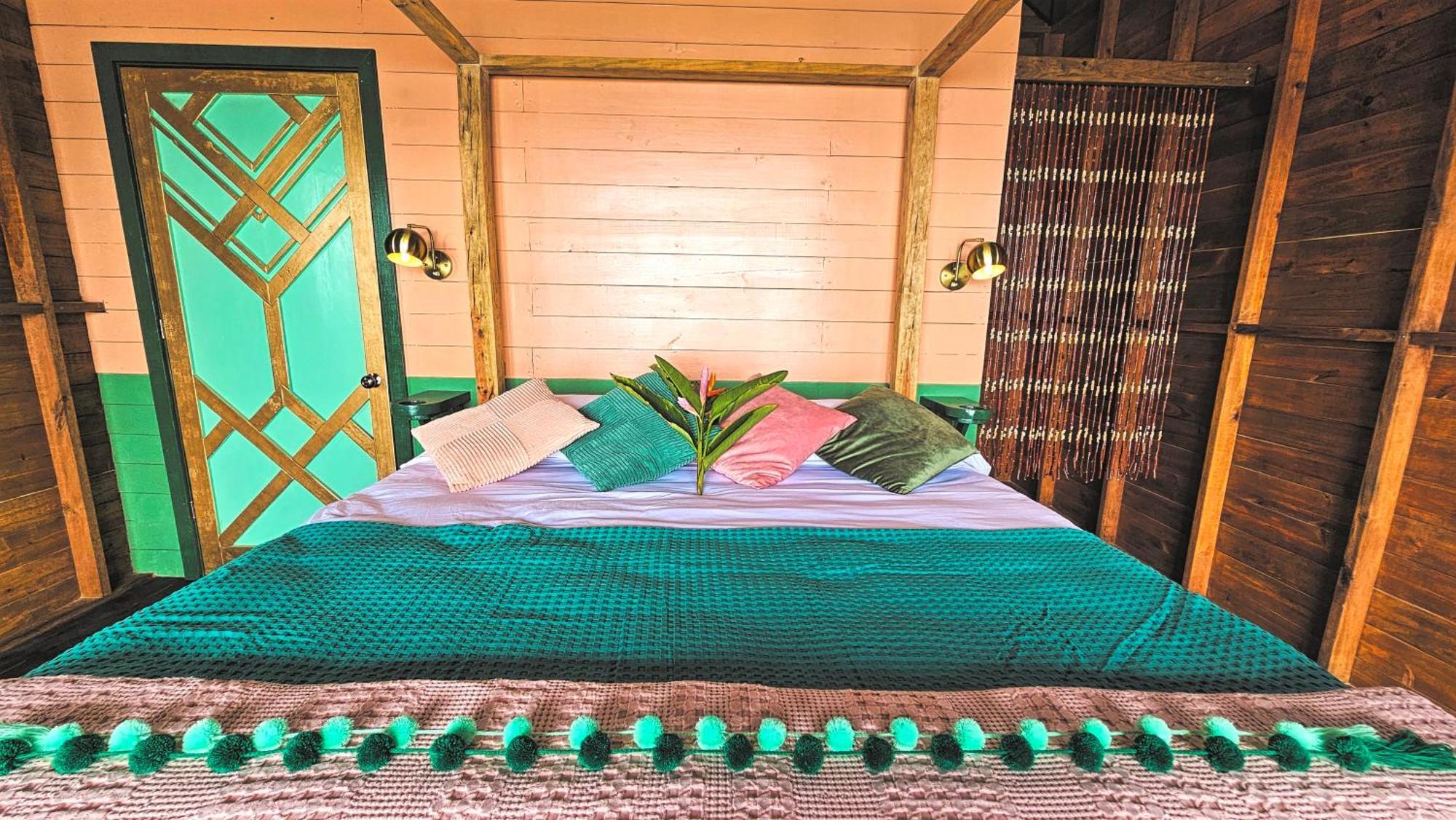The Sea Monkey Hotel Bocas del Toro Exterior photo