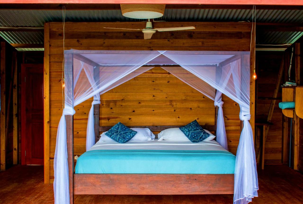 The Sea Monkey Hotel Bocas del Toro Exterior photo